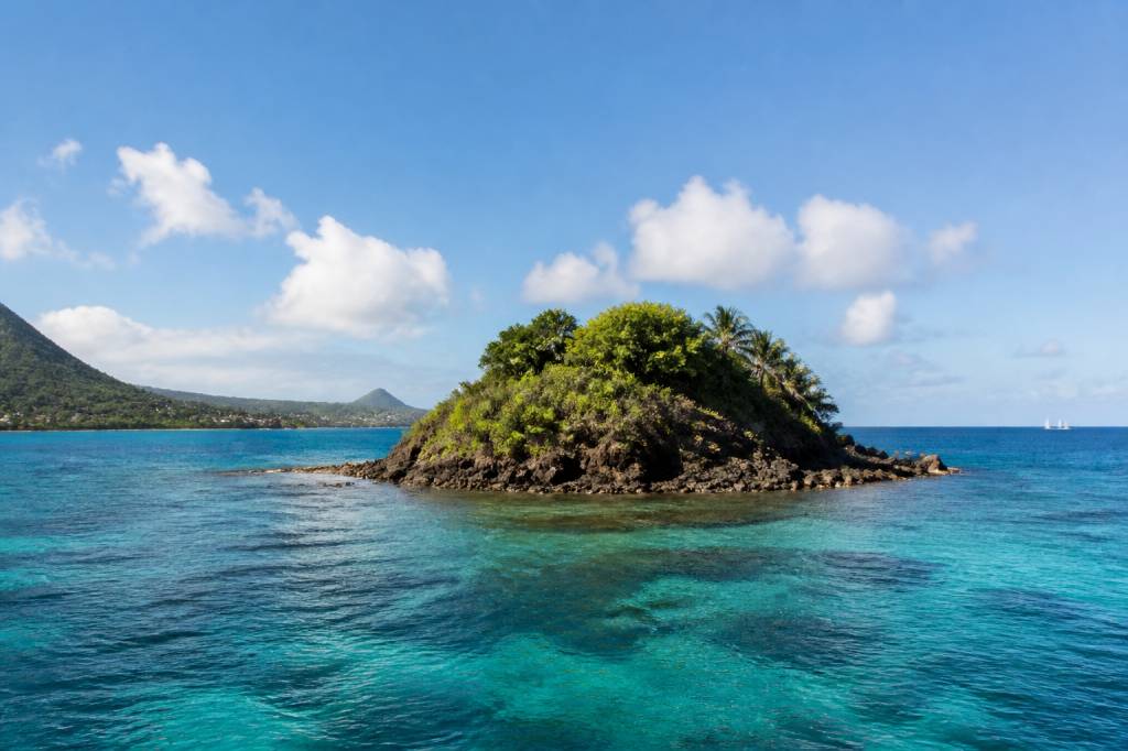 A Guide to Martinique’s Lesser-Known Islets: Day Trips, Snorkeling Spots, and Wild Coastal Escapes